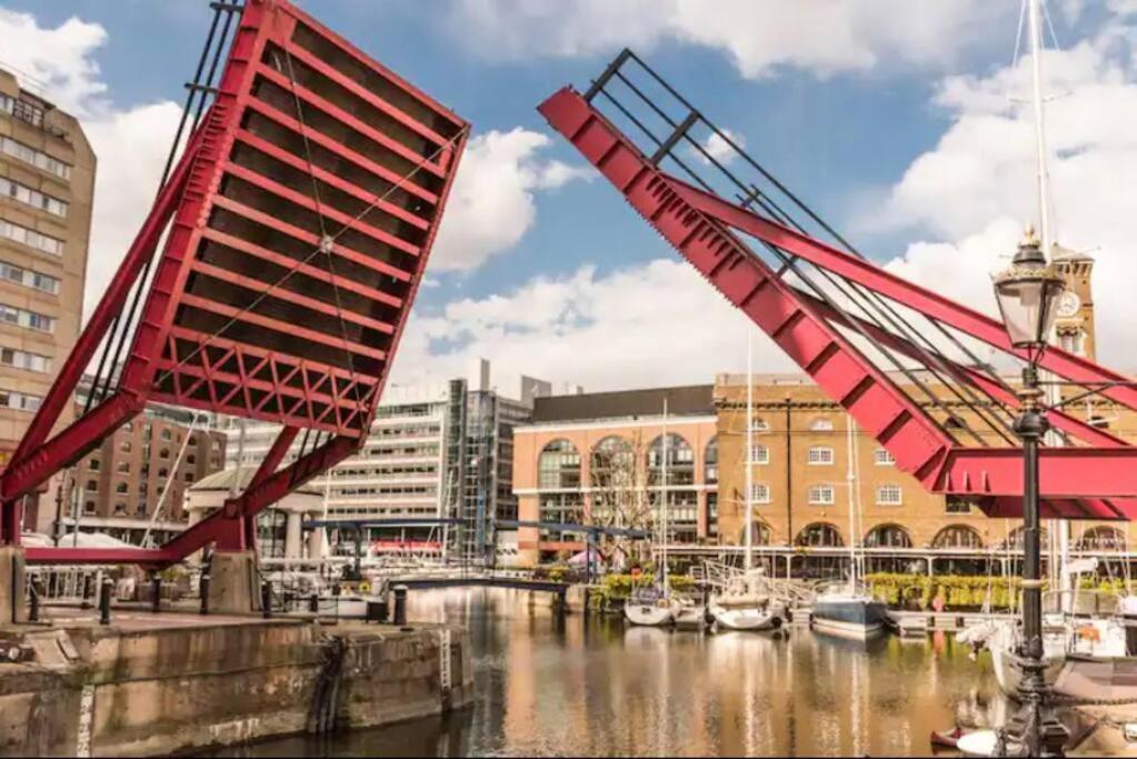 Hotel Historic Dutch Barge, Idyllic Location London Exterior foto